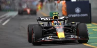 Foto zur News: Sergio Perez & Valtteri Bottas: Start aus der Boxengasse in Australien