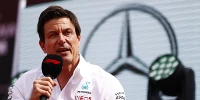 Foto zur News: Toto Wolff: MotoGP sollte der Formel 1 ein mahnendes Beispiel sein