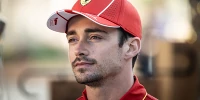 Foto zur News: Leclerc: Ferrari ist weniger windanfällig, tendiert aber zum Untersteuern
