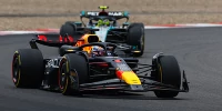 Foto zur News: Hamiltons Gegenwehr zu wenig: Verstappen gewinnt Sprint in Schanghai!