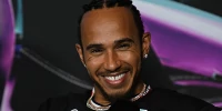 Foto zur News: Hamilton macht&#039;s Schumi nach: &quot;Michael hat immer ins Auto gepinkelt!&quot;