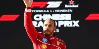 Foto zur News: &quot;Wirklich?&quot; Lewis Hamilton staunt über Sensations-Pole in China!