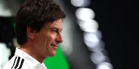 Foto zur News: Toto Wolff: War Ferraris Angebot an Lewis Hamilton einfach unwiderstehlich?
