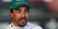 Foto zur News: Andy Cowells Lächeln geht viral: Beginnt Alonsos Saison 2025 in Imola?