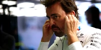 Foto zur News: &quot;Größter Pechvogel&quot;: Alonso schlägt Hände überm Kopf zusammen