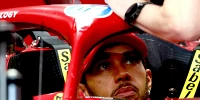 Foto zur News: &quot;Unangenehm, frustrierend&quot; - Hamiltons Ferrari-Start sorgt für Stirnrunzeln