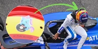 Foto zur News: Geheimnis gelüftet: Darum fährt Carlos Sainz jetzt mit Einhorn!