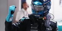 Foto zur News: Formel 1 Singapur: George Russell mit "Mauerkuss" zur Pole!