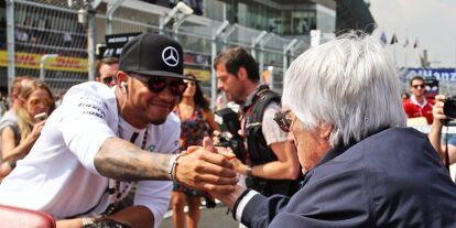 Foto zur News: Lewis Hamilton, Bernie Ecclestone