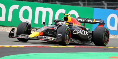 Foto zur News: Sergio Perez (Red Bull RB18) beim Formel-1-Rennen in Belgien 2022