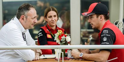 Foto zur News: Charles Leclerc (Ferrari) im Interview mit Roberto Chinchero