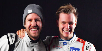 Foto zur News: Mick Schumacher, Sebastian Vettel