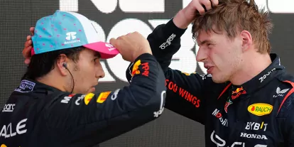 Foto zur News: Sergio Perez, Max Verstappen