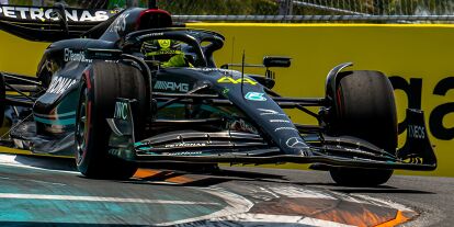 Foto zur News: Lewis Hamilton im Mercedes W14 beim Formel-1-Qualifying in Miami 2023