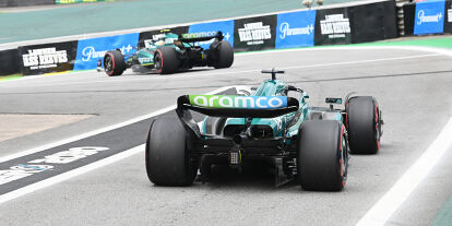 Foto zur News: Fernando Alonso und Lance Stroll (Aston Martin AMR23) im Qualifying zum Formel-1-Rennen in Brasilien 2023
