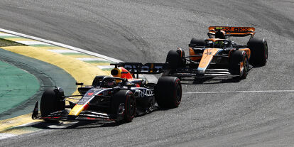 Foto zur News: Max Verstappen, Lando Norris, Fernando Alonso