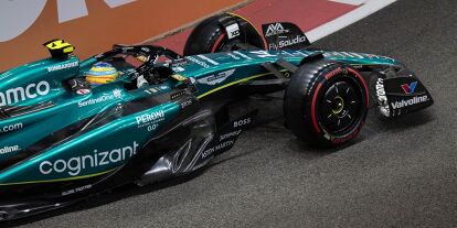 Foto zur News: Fernando Alonso im Aston Martin AMR23 beim Formel-1-Qualifying in Abu Dhabi 2023