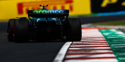 Foto zur News: Fernando Alonso (Aston Martin AMR23) beim Formel-1-Rennen in Ungarn 2023