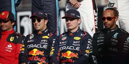 Foto zur News: Carlos Sainz, Sergio Perez, Max Verstappen, Lewis Hamilton