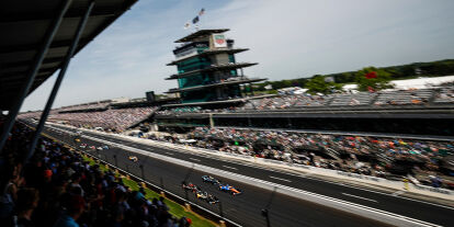 Foto zur News: Renn-Action beim Indy 500 des Jahres 2022 auf dem Indianapolis Motor Speedway