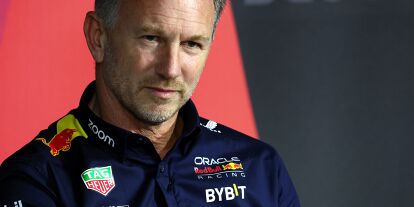 Foto zur News: Red-Bull-Teamchef Christian Horner in der Formel-1-Pressekonferenz 2024