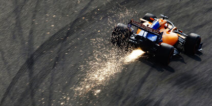 Foto zur News: Carlos Sainz (McLaren) beim Formel-1-Rennen in China 2019