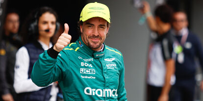Foto zur News: Fernando Alonso (Aston Martin) nach dem Formel-1-Qualifying in China 2024