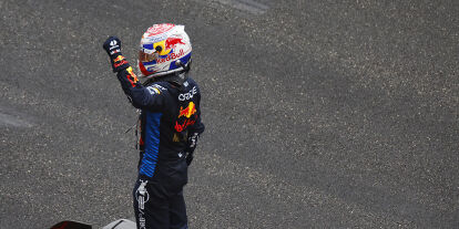 Foto zur News: Max Verstappen (Red Bull RB20) siegt beim Formel-1-Rennen in China 2024