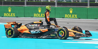 Foto zur News: Lando Norris (McLaren MCL38) scheidet am Start zum Formel-1-Sprint in Miami 2024 aus