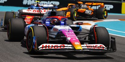 Foto zur News: Stark: Daniel Ricciardo kann Carlos Sainz und Oscar Piastri in Schach halten