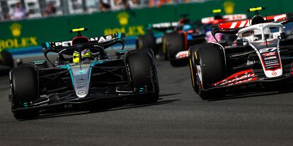 Foto zur News: Lewis Hamilton kämpft in Miami mit Nico Hülkenberg