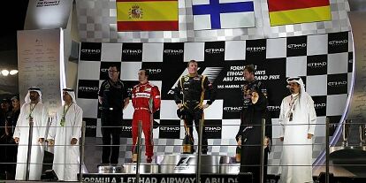 Foto zur News: Fernando Alonso, Sebastian Vettel, Kimi Räikkönen
