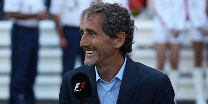 Foto zur News: Alain Prost, Mikrofon