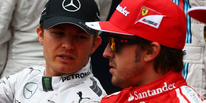 Foto zur News: Nico Rosberg, Fernando Alonso