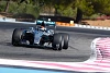 Foto zur News: Pirelli-Tests: Mercedes absolviert ersten Test auf 2017er