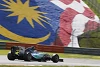 Foto zur News: Mercedes in Malaysia: Hamilton will Pendel zu sich schwingen