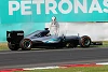 Foto zur News: Nach Motorschaden: Hamilton nährt Verschwörungstheorien