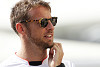 Foto zur News: Jenson Button am Pool: Monaco-Start &quot;knifflige Entscheidung&quot;