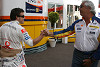 Foto zur News: Als Leibwache: Briatore begleitet Alonso zum Indy 500
