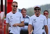 Foto zur News: Button scherzt mit Alonso am Funk: &quot;Ich pisse in dein Auto!&quot;