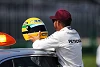 Foto zur News: Hamiltons emotionalste Pole: Ein Senna-Helm als Geschenk