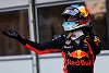 Foto zur News: Daniel Ricciardo bleibt 2018 &quot;zu 99,999 Prozent&quot; bei Red