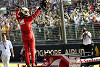 Foto zur News: &quot;Zum Leben erwacht&quot;: Vettels Ferrari wie der Phoenix zur