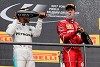 Foto zur News: Duell auf &quot;Augenhöhe&quot;: Vettel darf weiter vom Titel träumen