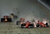 Foto zur News: Eddie Irvine #AND# Leser einig: Vettel hat Startkollision