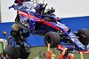 Foto zur News: Heftiger Crash von Hartley: Toro Rosso bricht auseinander