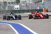 Foto zur News: &quot;Bin nicht böse&quot;: Hamilton verzeiht Vettel riskantes