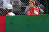 Foto zur News: Suzuka 2006: Fernando Alonso versetzt &quot;Schumi&quot;-Fans einen