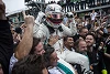 Foto zur News: Mercedes nach Titel voll des Lobes: Lewis hat den