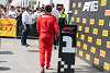 Foto zur News: &quot;Blind&quot;, &quot;unfair&quot;, &quot;Schande&quot;: Vettel schäumt nach
